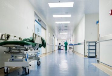 news-category-mai-multe-persoane-au-ajuns-la-spital-dupa-masa-de-revelion-370x251.jpg