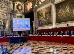 comisia-de-la-venetia-840x420-260x188.jpg