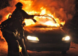 incendiu-masina-260x188.jpg