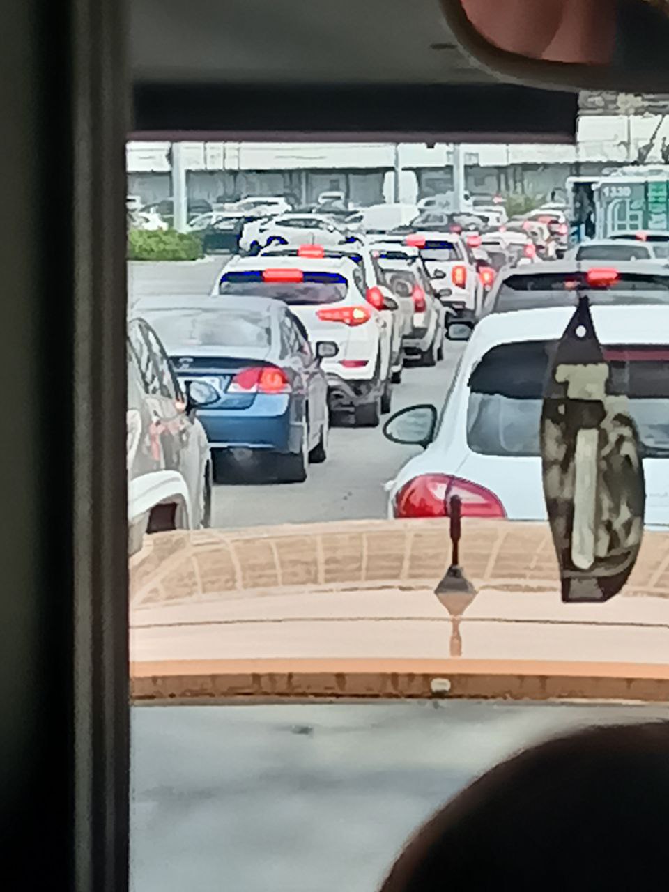 Situația este impusă de anumite restricții de trafic în contextul desfășură...