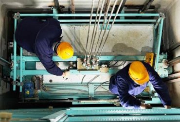 reparatii-lift-370x251.jpg