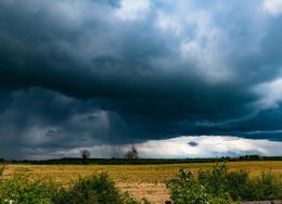ploi-furtuna-cod-galben-meteo-instabilitate-atmosferica-dealuri-260x188.jpeg