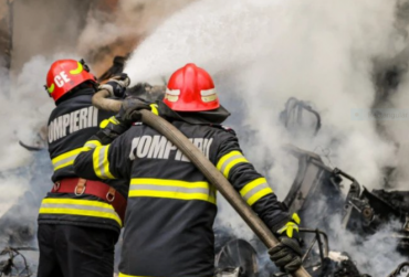iGSU-pompieri-incendiu-e1697616270314-370x251.png