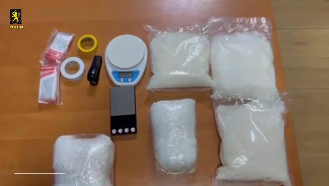 VIDEO// Droguri în valoare de peste 7 milioane de lei, ridicate de oamenii legii