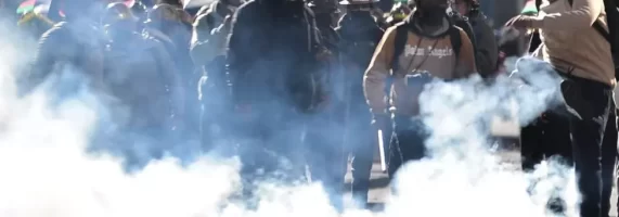 proteste-violente-in-bolivia-foto-hepta-scaled-e1779192354551-571x200.webp