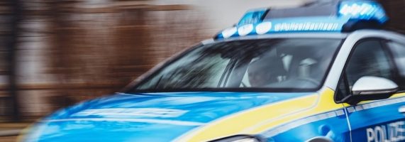 masina-politie-germania-tw-571x200.jpg
