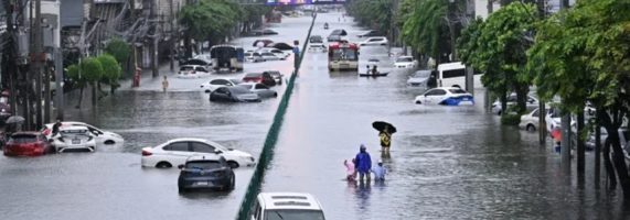 bangkok-inundatii-afp-571x200.jpg