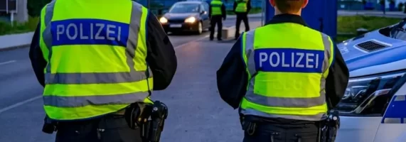 politisti-din-germania-oP2i5G-571x200.webp